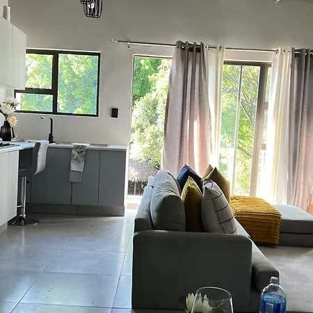 Cosy Nest 5 Min To Sandton City 16 Johannesburg Exterior photo