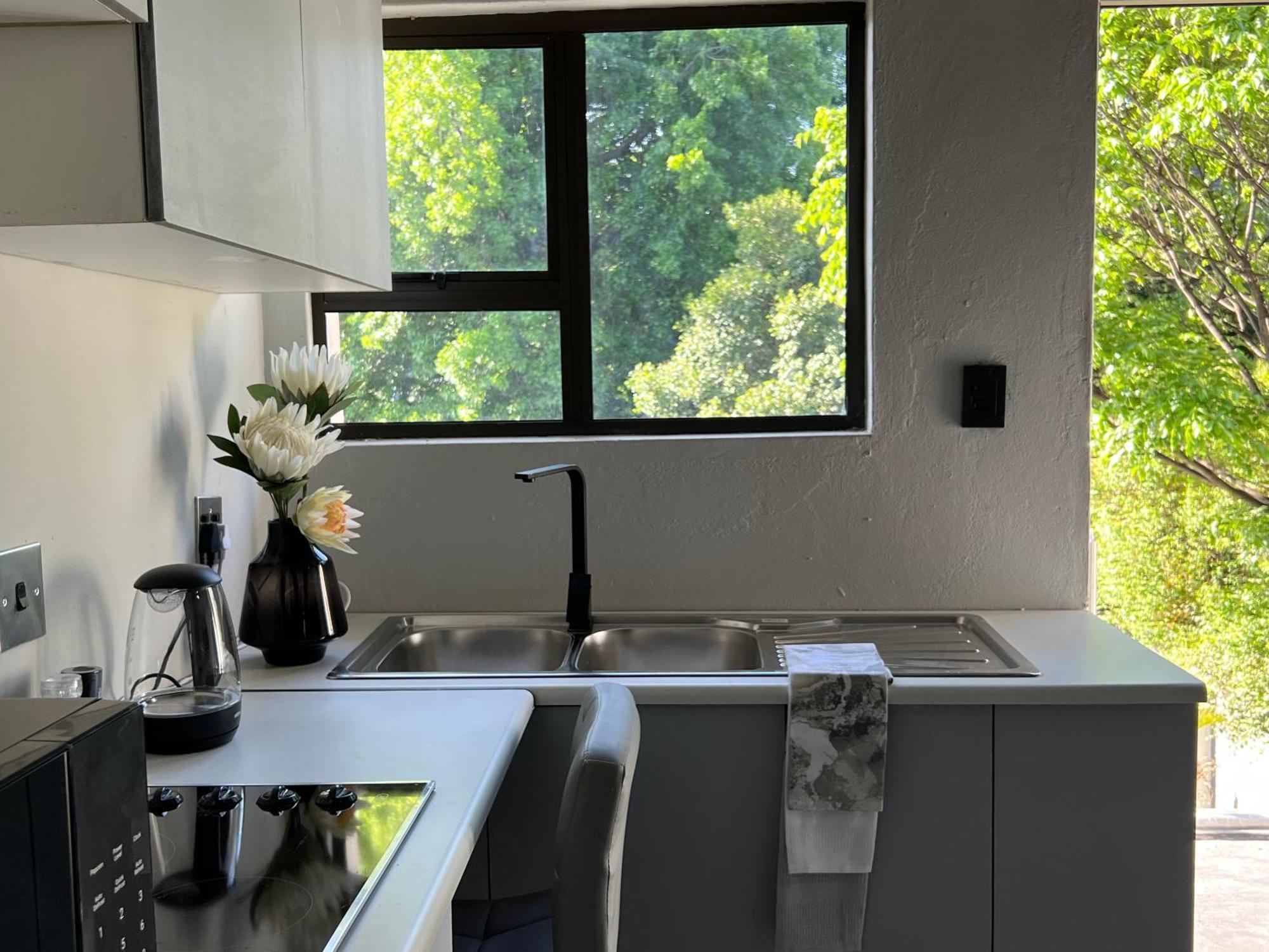 Cosy Nest 5 Min To Sandton 16 Apartment *