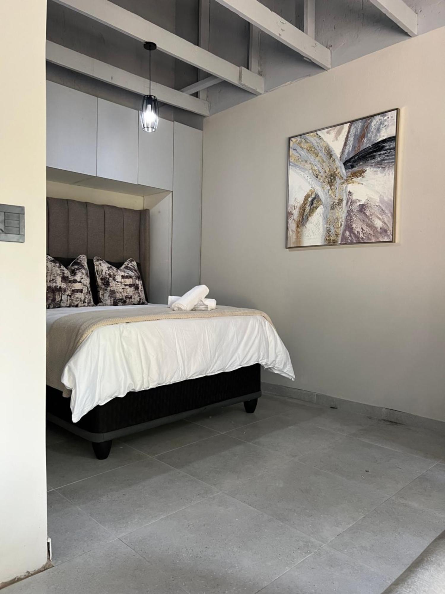Apartment Cosy Nest 5 Min To Sandton 16