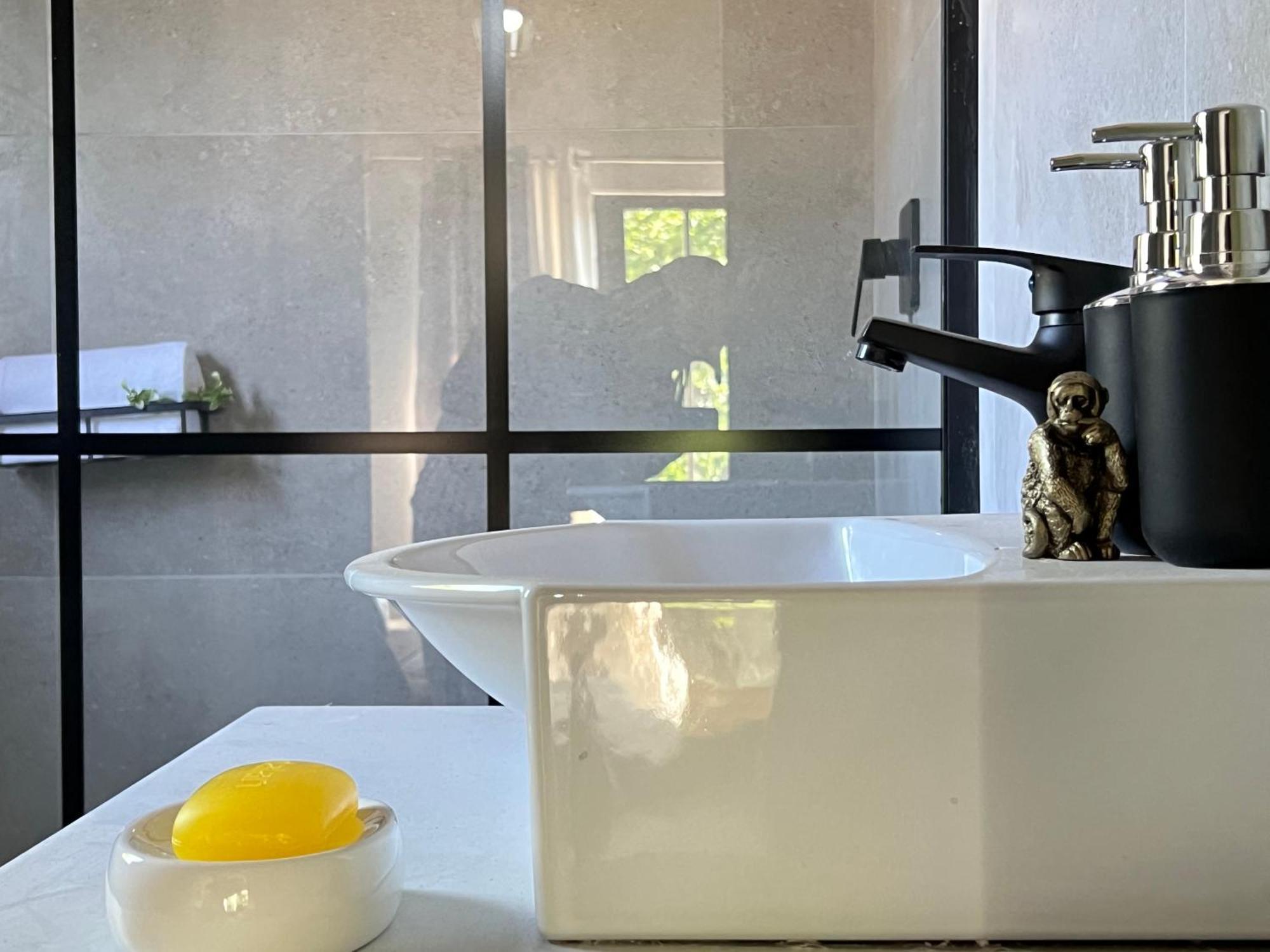 Cosy Nest 5 Min To Sandton 16 Johannesburg