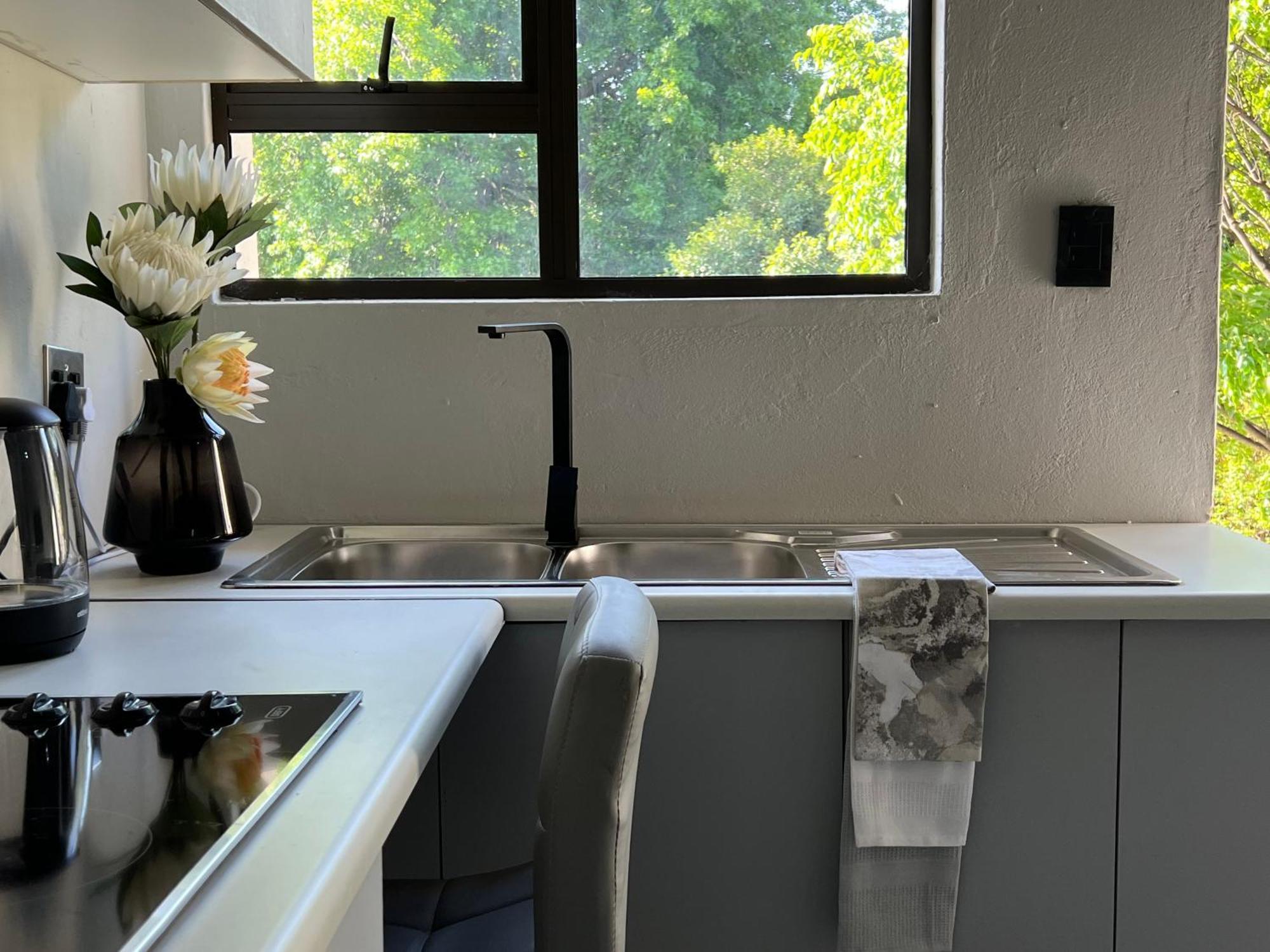 Cosy Nest 5 Min To Sandton 16 * Johannesburg
