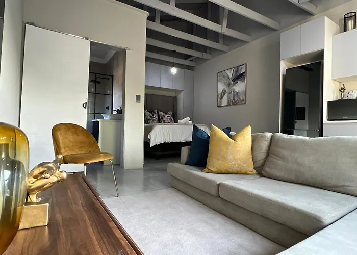 Cosy Nest 5 Min To Sandton City 16