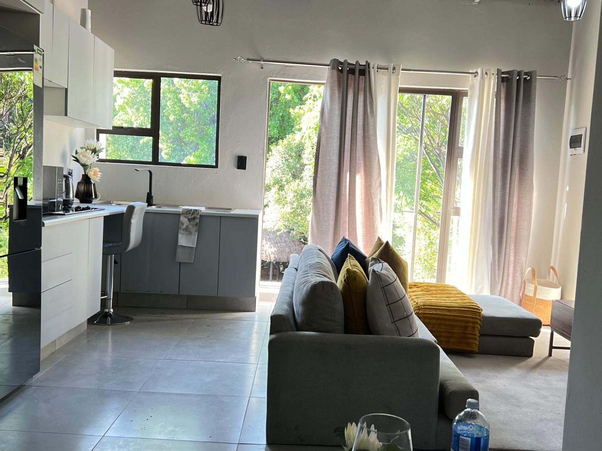 Cosy Nest 5 Min To Sandton 16 Apartment