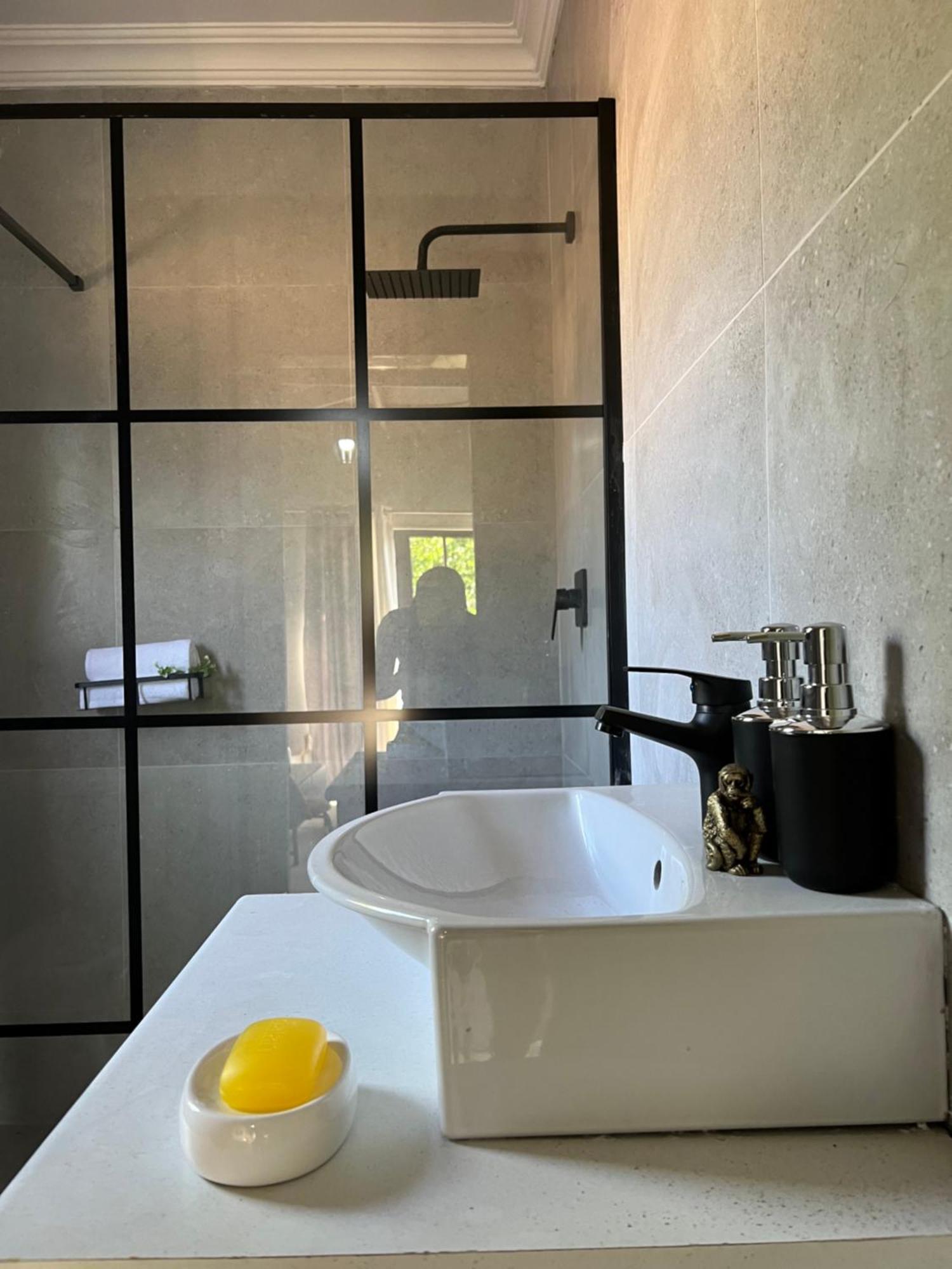 Cosy Nest 5 Min To Sandton 16 Johannesburg