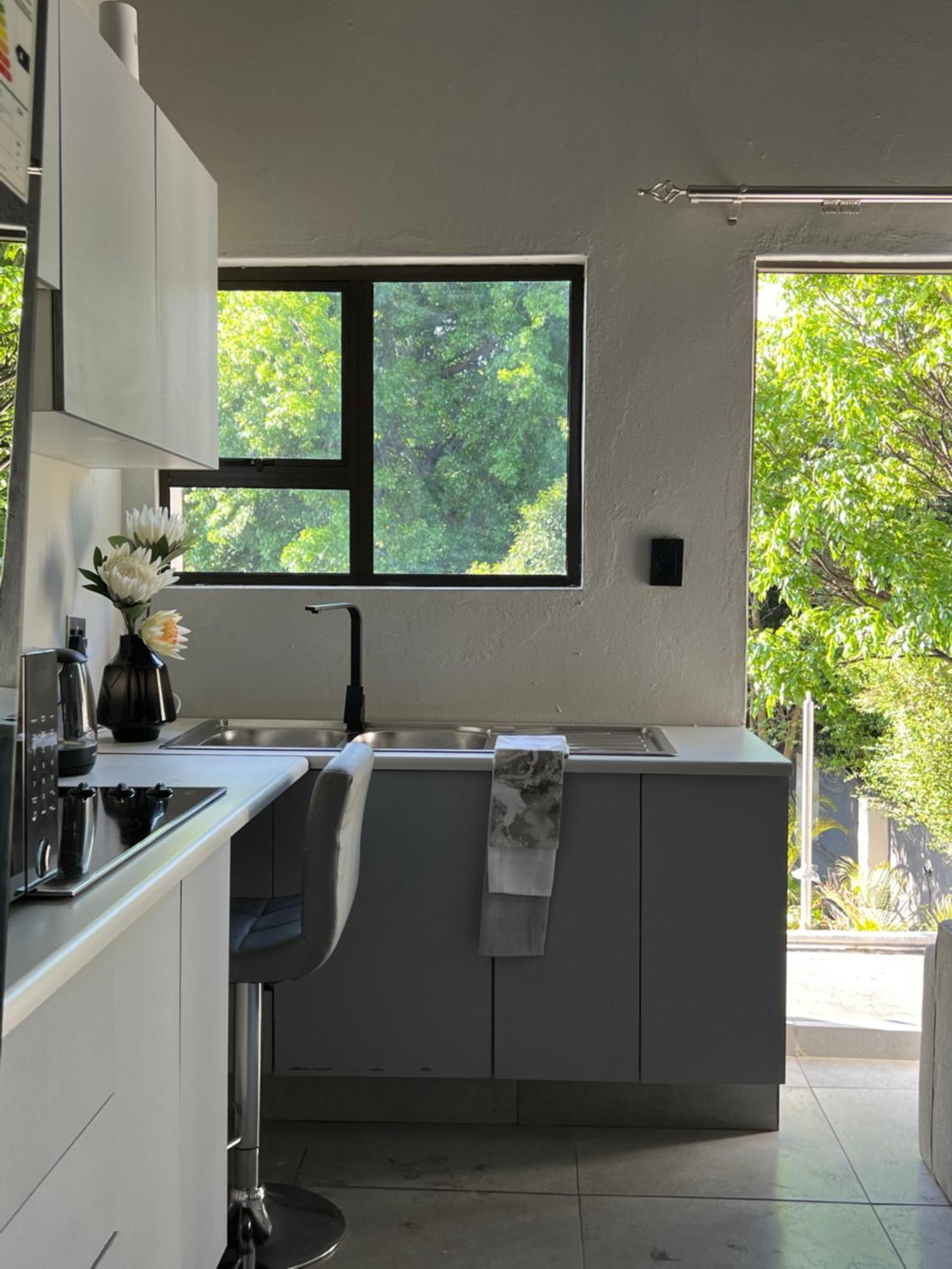Cosy Nest 5 Min To Sandton 16 * Johannesburg