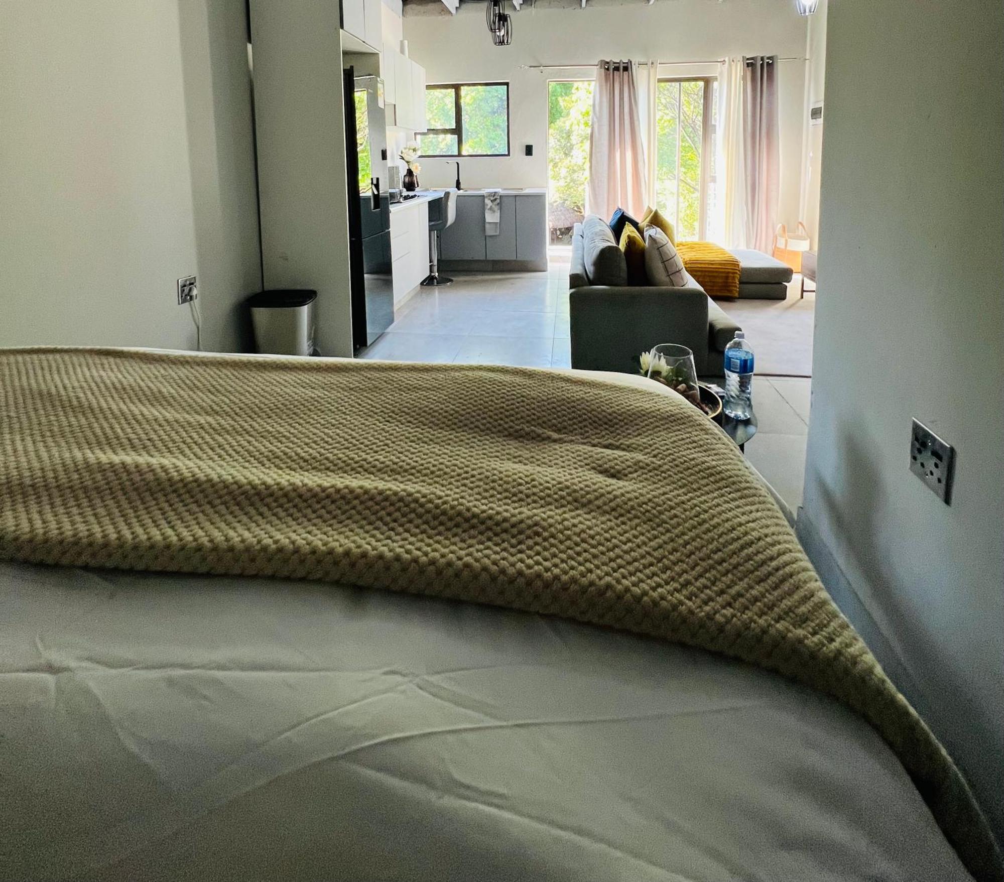 Cosy Nest 5 Min To Sandton 16 Apartment