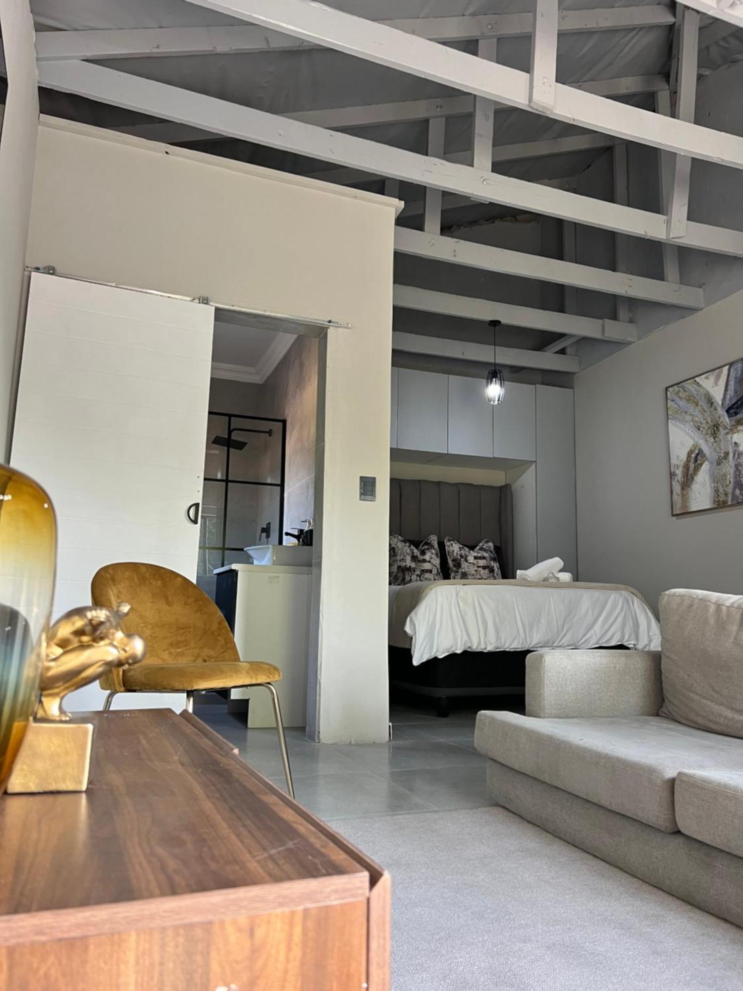 Cosy Nest 5 Min To Sandton 16 Johannesburg