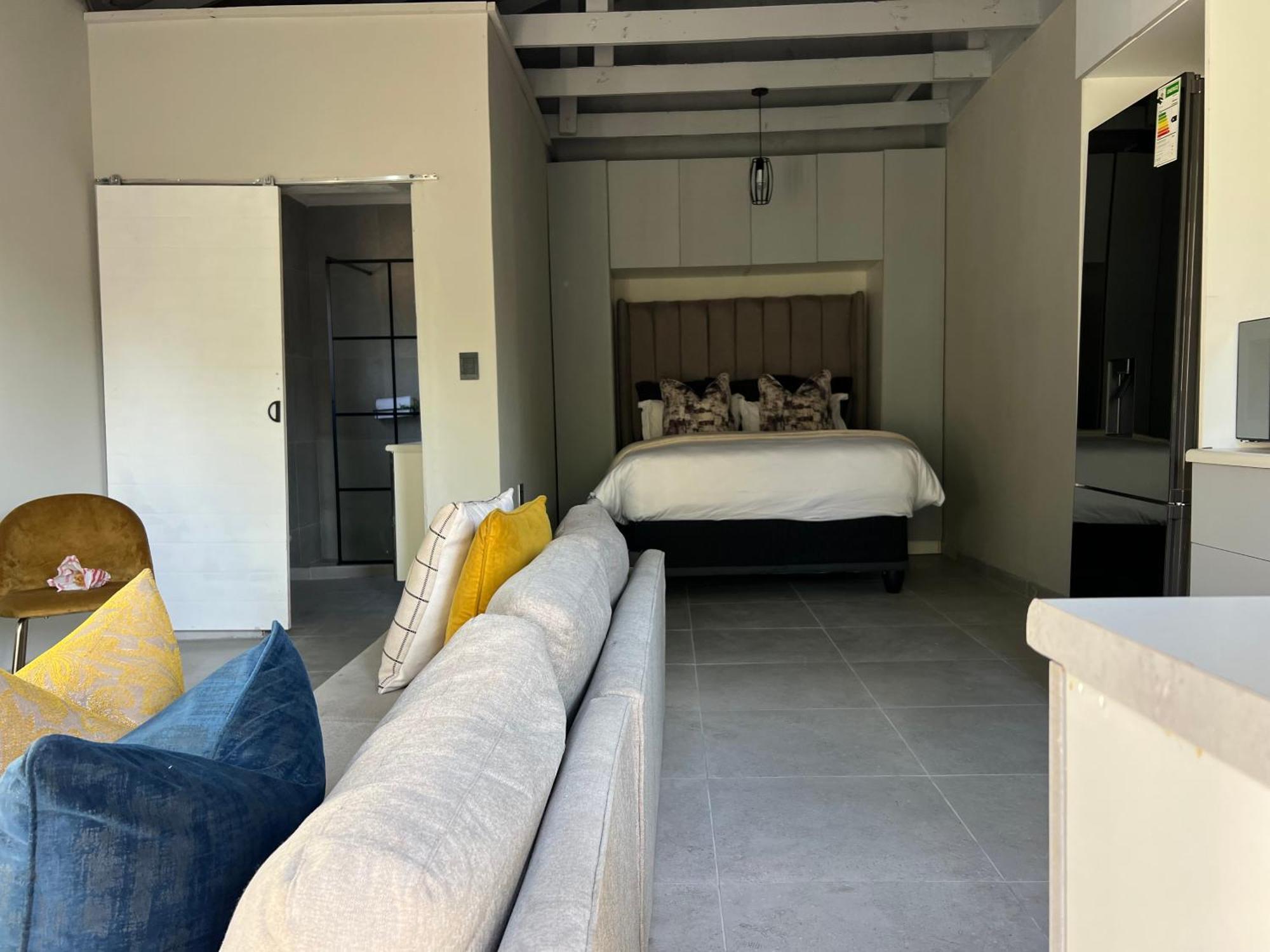 Cosy Nest 5 Min To Sandton 16 *