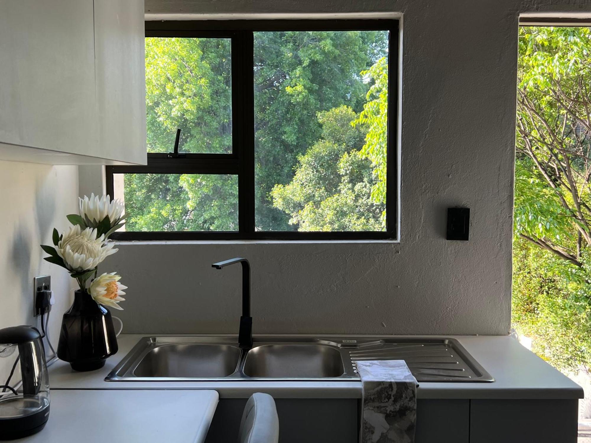 Cosy Nest 5 Min To Sandton 16 * Johannesburg