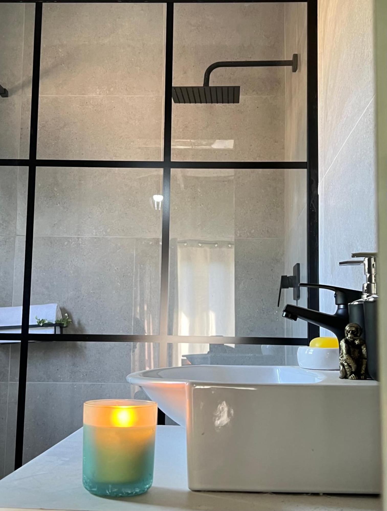 Cosy Nest 5 Min To Sandton 16 * Johannesburg
